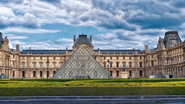 louvre